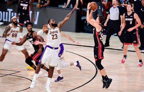  NBA战报：凯尔特人险胜森林狼，布朗与爱德华兹对飙高分